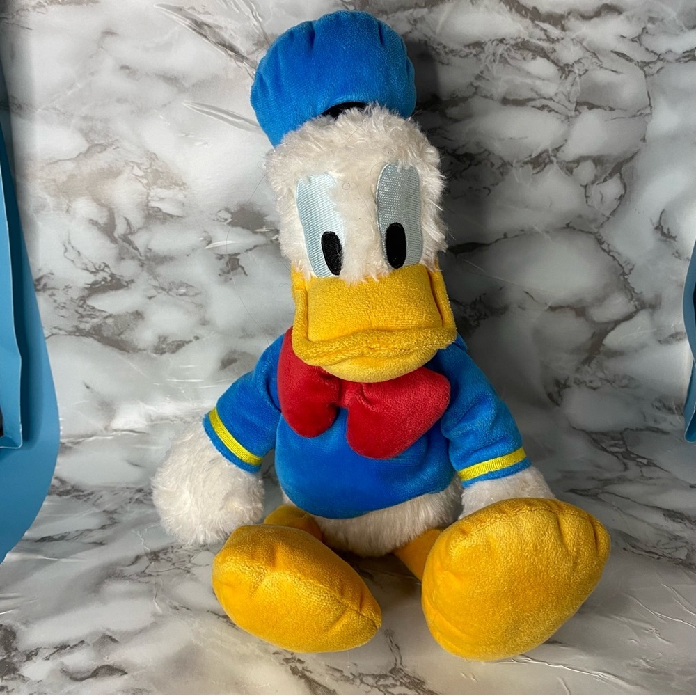 Disney Parks Donald Duck 16” Plush Fuzzy Stuffed Animal Toy Disneyland Authentic